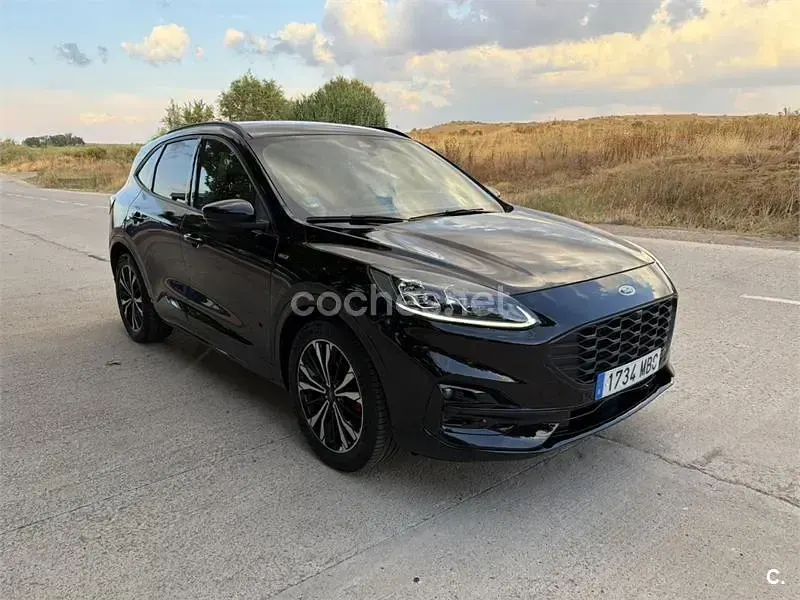 Usado Ford Kuga ST-Line X 180 CV (132 kW) 2023 Negro SUV