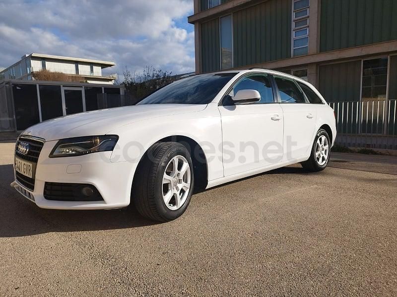 Usado Audi A4 143 CV (105 kW) 2010 Blanco Familiar