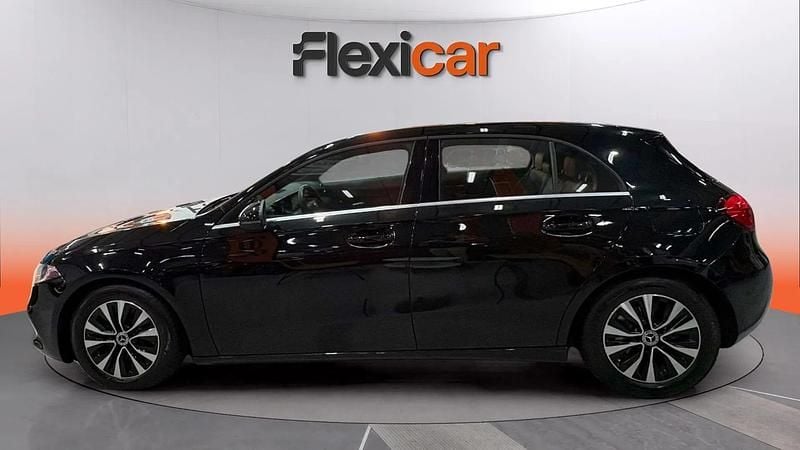 Usado Mercedes A180 116 CV (85 kW) 2020 Negro Berlina