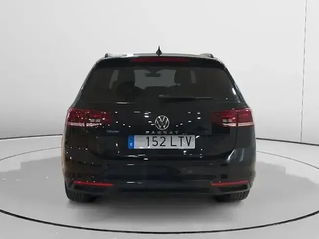 Usado VW Passat Business 150 CV (110 kW) 2021 Gris Familiar