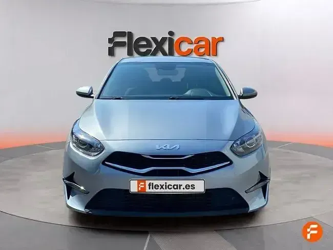 Usado Kia Ceed 136 CV (100 kW) 2023 Gris Utilitario