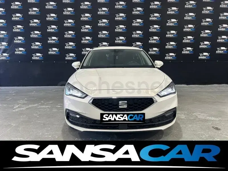 Usado Seat Leon Style 115 CV (84 kW) 2022 Blanco Familiar