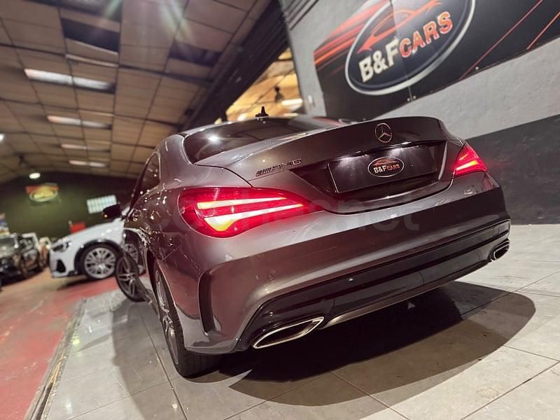 Usado Mercedes CLA200 136 CV (100 kW) 2017 Gris / plata Berlina
