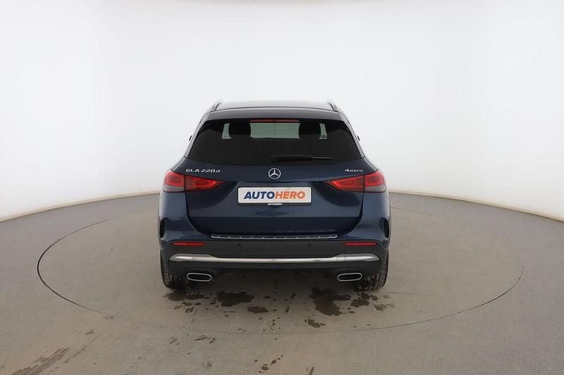 Usado Mercedes GLA220 AMG line 190 CV (139 kW) 2021 Azul SUV