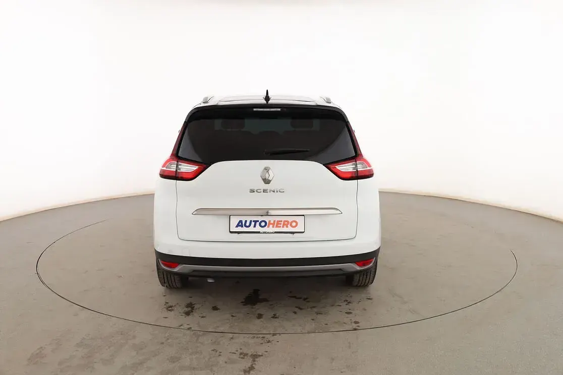 Usado Renault Grand Scénic IV Zen 140 CV (102 kW) 2021 Blanco Monovolumen