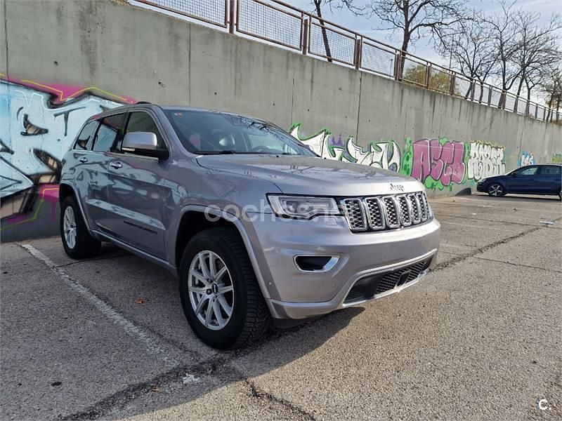 Usado Jeep Grand Cherokee Overland 250 CV (183 kW) 2017 Gris / plata SUV