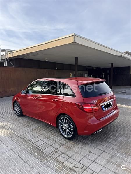 Usado Mercedes B200 156 CV (114 kW) 2019 Rojo Monovolumen