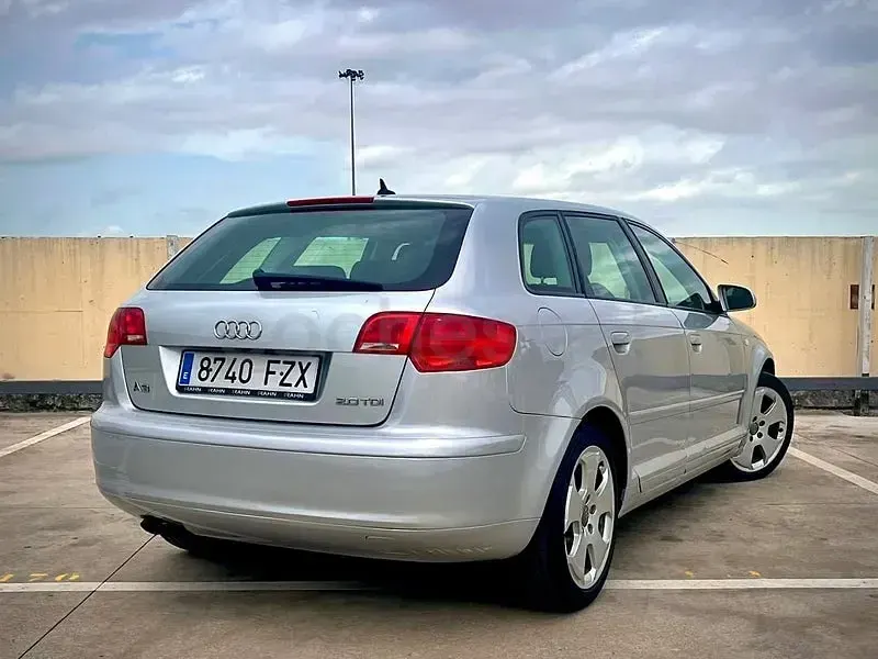 Usado Audi A3 140 CV (102 kW) 2008 Gris / plata Utilitario