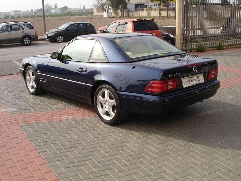 Usado Mercedes SL500 306 CV (225 kW) 1999 Azul Descapotable
