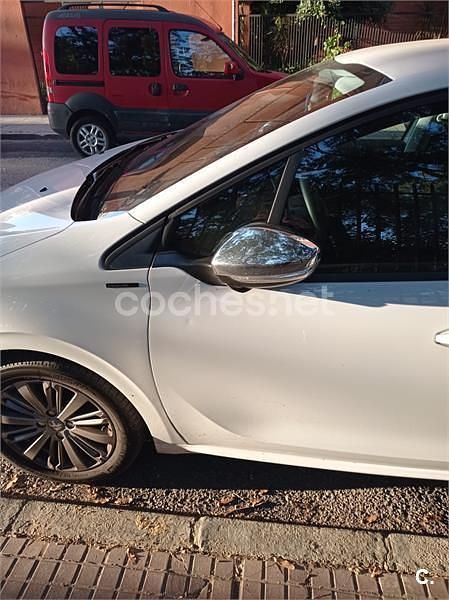 Usado Peugeot 208 Active 68 CV (50 kW) 2014 Gris / plata Utilitario