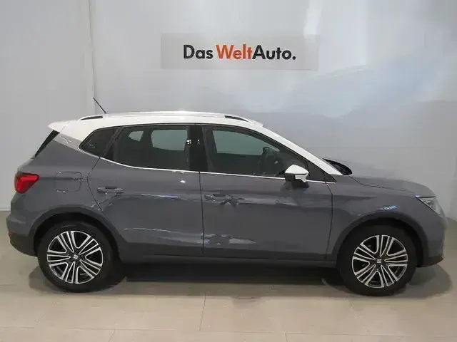 Usado Seat Arona Xperience 115 CV (84 kW) 2025 Gris SUV