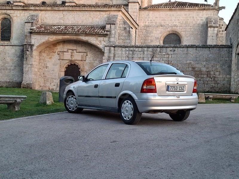 Usado Opel Astra Club 84 CV (61 kW) 2004 Gris / plata Berlina