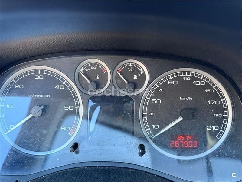 Usado Peugeot 307 90 CV (66 kW) 2003 Gris / plata Berlina