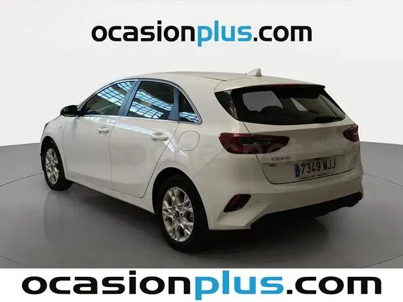 Usado Kia Ceed 136 CV (100 kW) 2023 Blanco Utilitario
