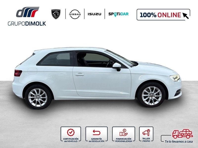 Usado Audi A3 Attraction 110 CV (80 kW) 2015 Blanco Berlina