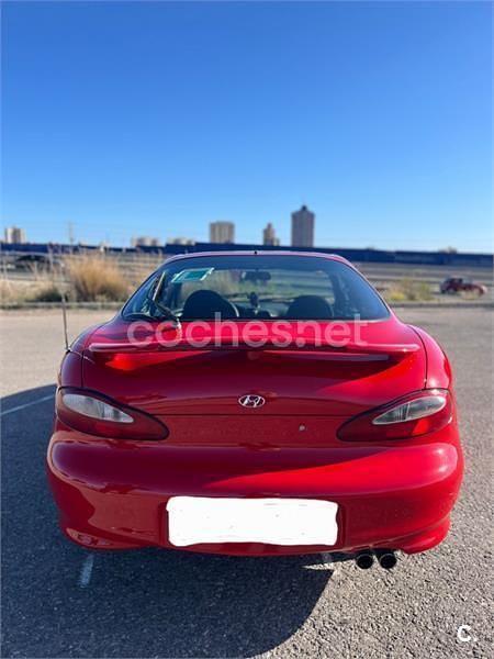 Usado Hyundai Coupé 114 CV (83 kW) 1998 Rojo Coupe