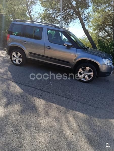 Gris / plata Usado 2012 Skoda Yeti Experience SUV | 7500 € (Precio justo) - Imagen 1/4