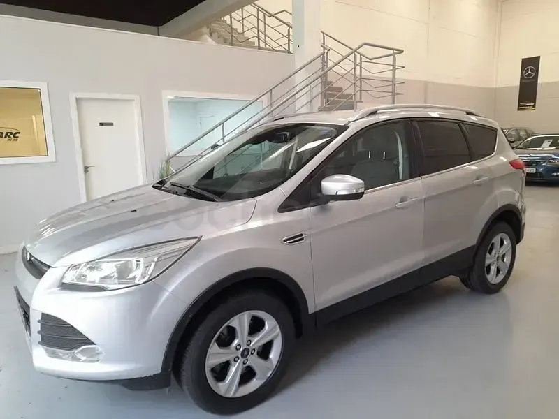Usado Ford Kuga Business Edition 150 CV (110 kW) 2016 Gris / plata SUV