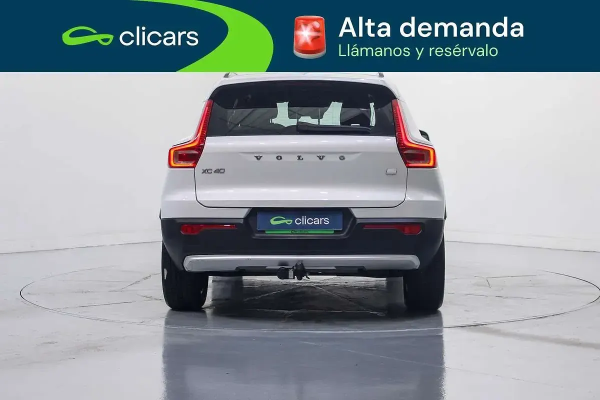 Usado Volvo XC40 Plus 179 CV (131 kW) 2023 Blanco SUV