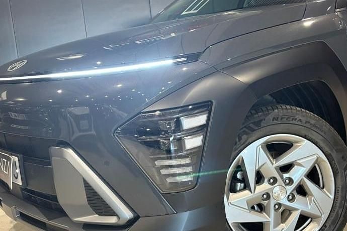 Usado Hyundai Kona 120 CV (88 kW) 2024 Granate SUV