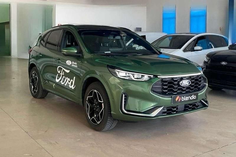 Usado Ford Kuga ST-Line X 246 CV (180 kW) 2024 Verde SUV