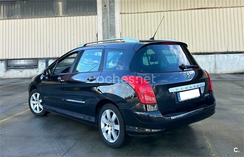Usado Peugeot 308 SW 110 CV (80 kW) 2010 Negro Familiar