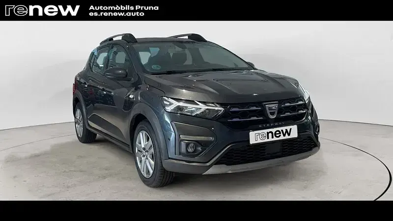 Usado Dacia Sandero Comfort 91 CV (66 kW) 2021 Gris Berlina