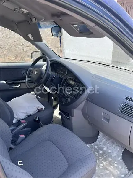 Usado Kia Carens LX 112 CV (82 kW) 2003 Azul Monovolumen