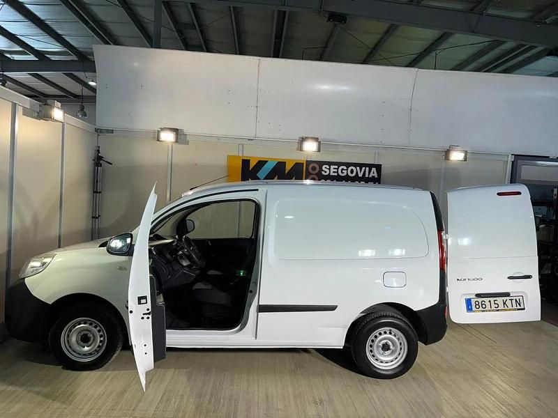 Begagnad Renault Kangoo 75 HK (55 kW) 2019 Vit Minibuss