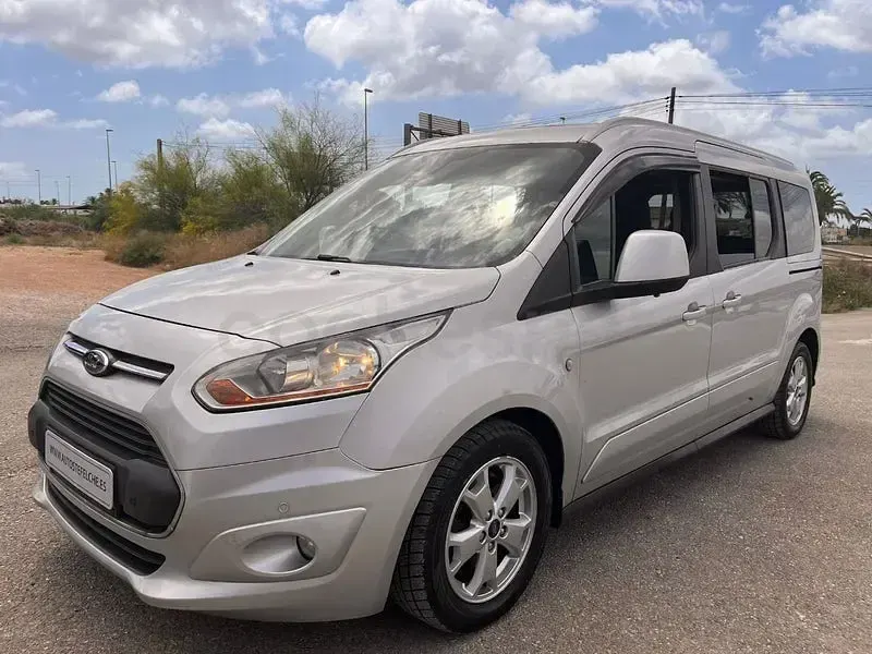 Usado Ford Grand Tourneo Connect Titanium 115 CV (84 kW) 2014 Gris / plata Monovolumen