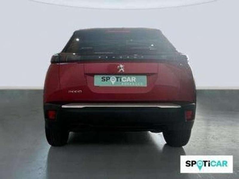 Usado Peugeot 2008 Active 101 CV (74 kW) 2021 Rojo SUV