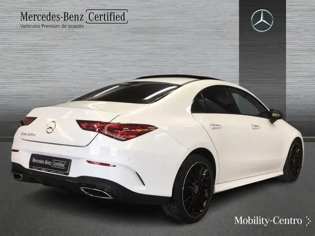 Usado Mercedes CLA200 AMG line 150 CV (110 kW) 2022 Blanco polar  pintura unicolor Berlina