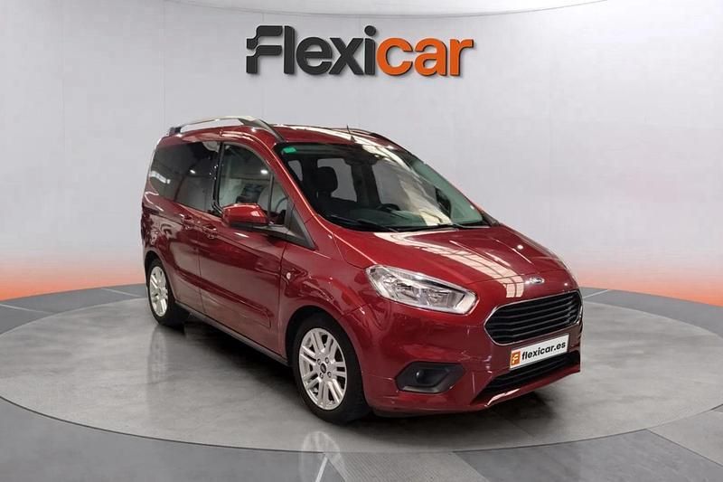 Rojo Usado 2019 Ford Tourneo Courier Trend Monovolumen | 8790 € (Un poco caro) - Imagen 1/4