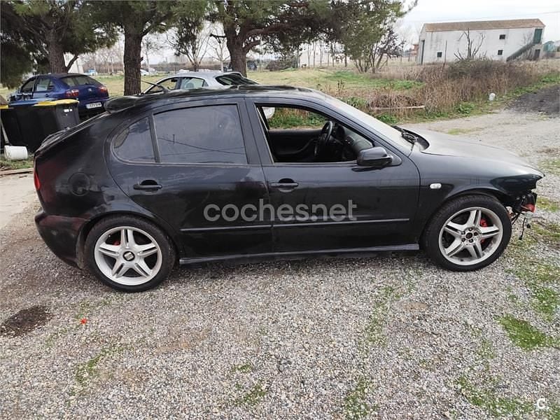 Usado Seat Leon FR 150 CV (110 kW) 2003 Negro Berlina