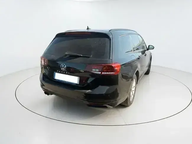 Usado VW Passat Business 150 CV (110 kW) 2022 Negro Familiar