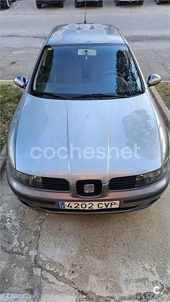 Usado Seat Leon Sport 110 CV (80 kW) 2004 Gris / plata Berlina