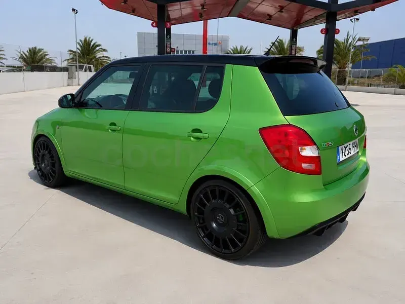 Usado Skoda Fabia RS 180 CV (132 kW) 2011 Verde Berlina