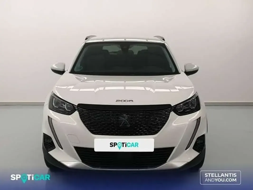 Usado Peugeot 2008 Allure 101 CV (74 kW) 2022 Blanco SUV