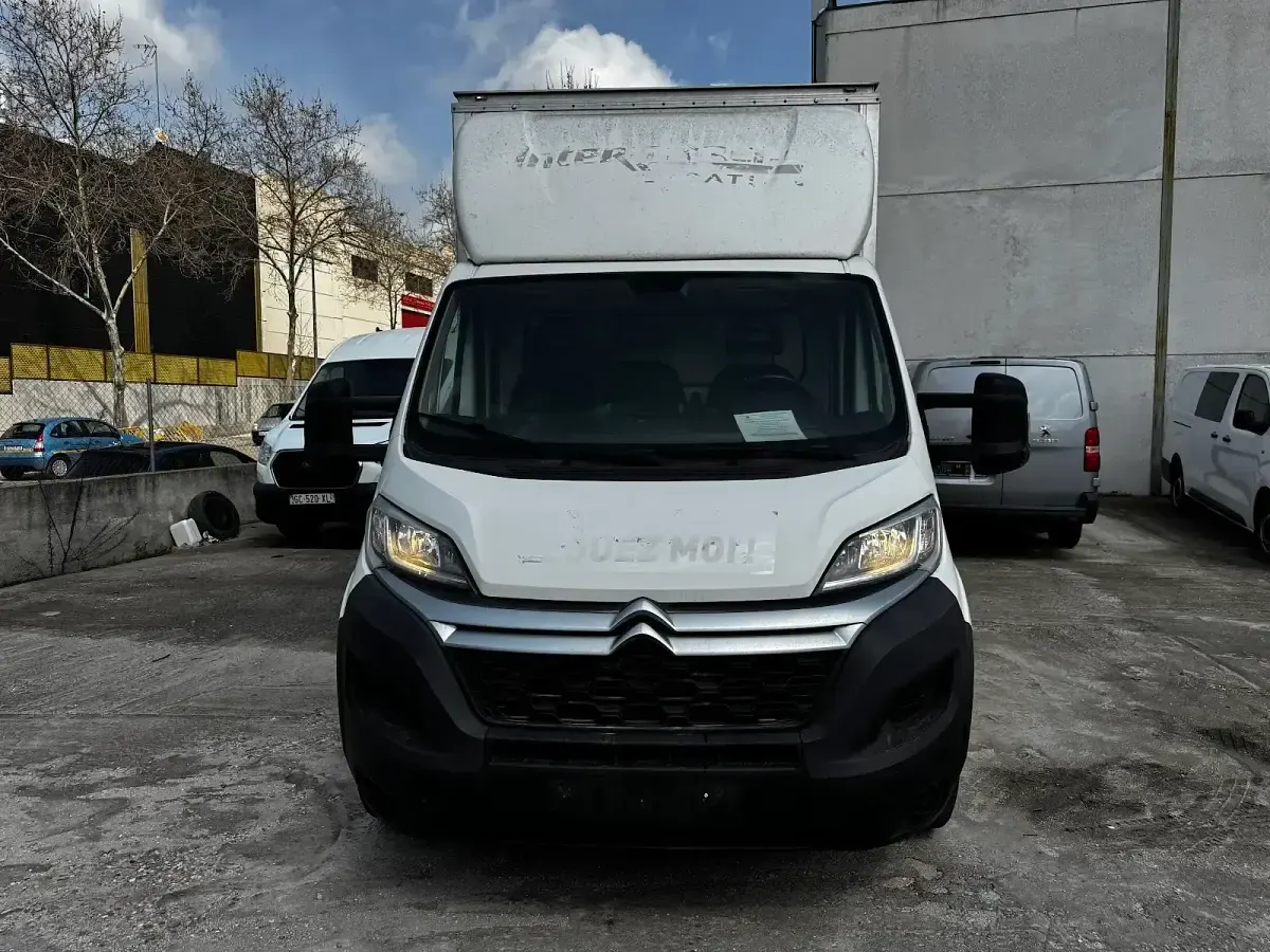 Usado Citroën Jumper 165 CV (121 kW) 2021 Blanco Monovolumen