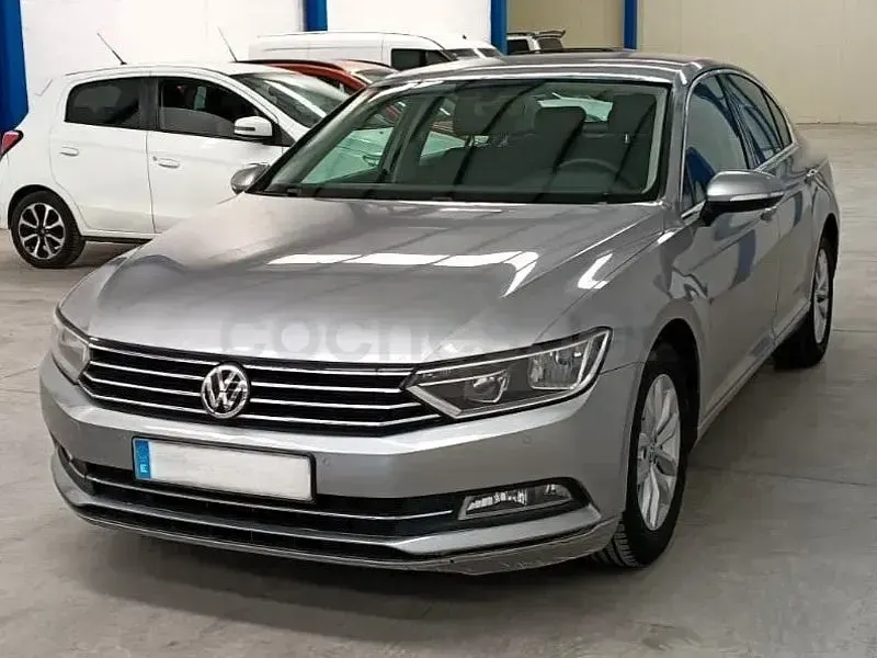 Usado VW Passat Advance 150 CV (110 kW) 2015 Gris / plata Familiar