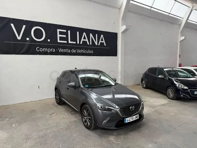 Usado Mazda CX-3 Luxury 105 CV (77 kW) 2015 Gris / plata SUV