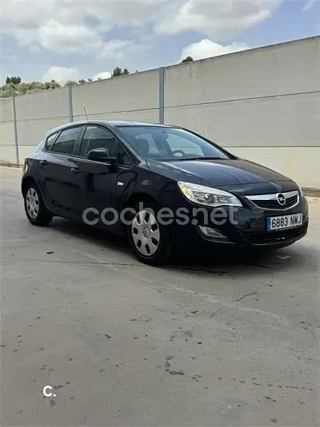 Usado Opel Astra Excellence 110 CV (80 kW) 2011 Negro Berlina