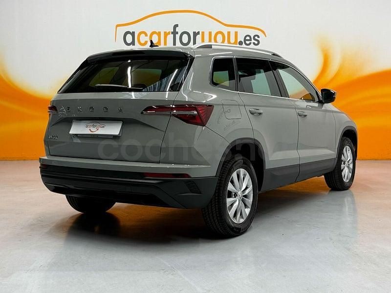 Usado Skoda Karoq Ambition 110 CV (80 kW) 2022 Gris / plata SUV