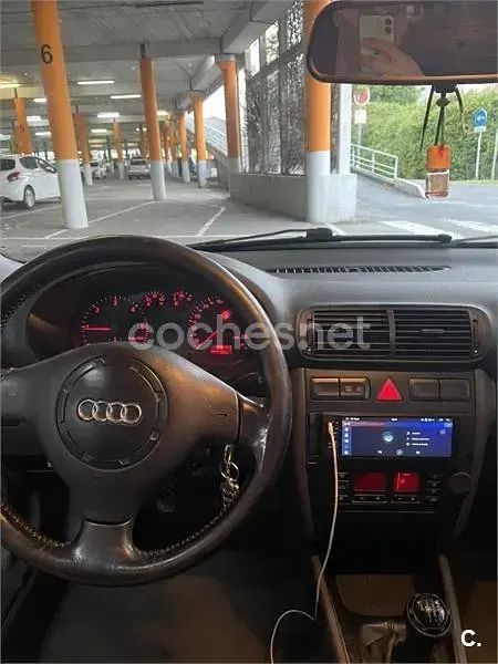 Usado Audi A3 Ambition 110 CV (80 kW) 1999 Azul Utilitario