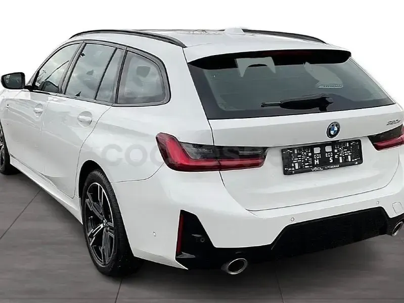 Usado BMW 330e M Performance 292 CV (214 kW) 2024 Blanco Familiar