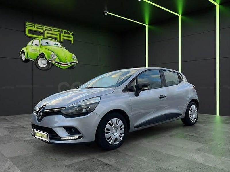 Usado Renault Clio IV Life 75 CV (55 kW) 2016 Gris / plata Berlina