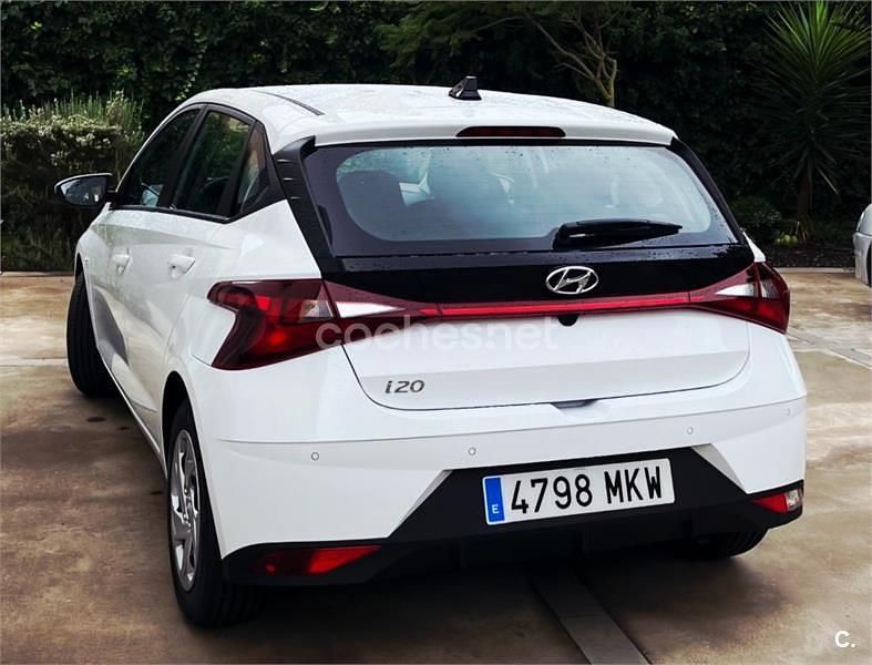 Usado Hyundai i20 84 CV (61 kW) 2023 Blanco Berlina