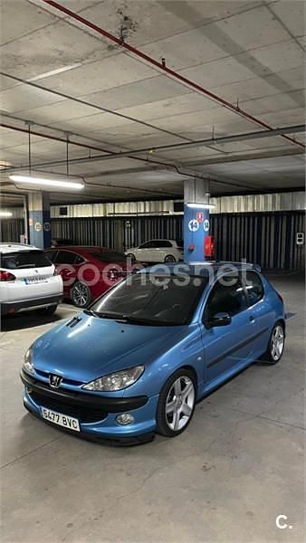 Usado Peugeot 206 90 CV (66 kW) 2002 Azul Berlina