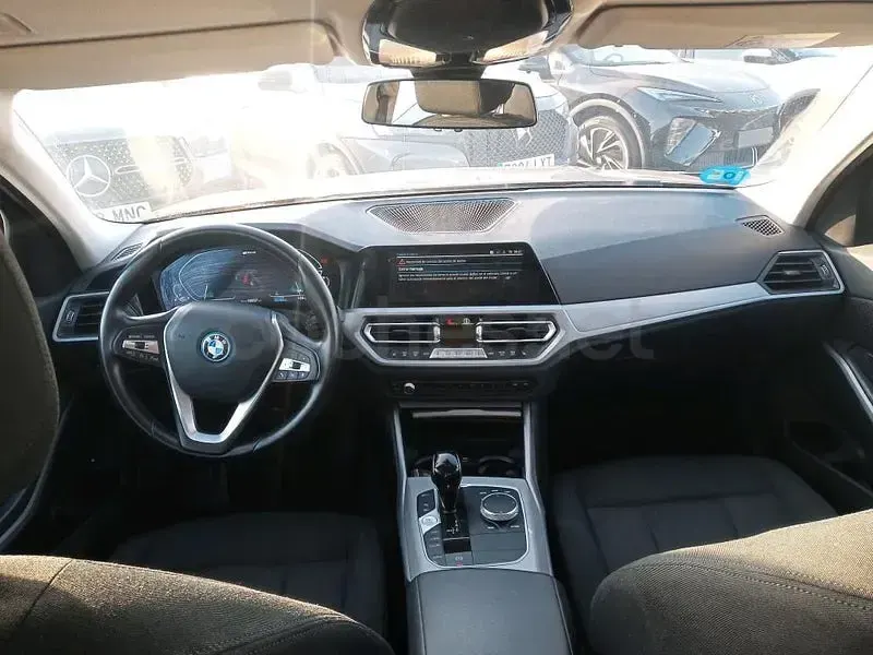 Usado BMW 320e 204 CV (150 kW) 2022 Negro Berlina
