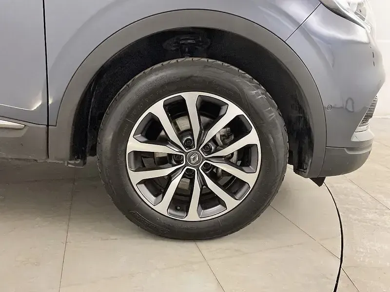 Usado Renault Kadjar Zen 140 CV (102 kW) 2021 Gris SUV